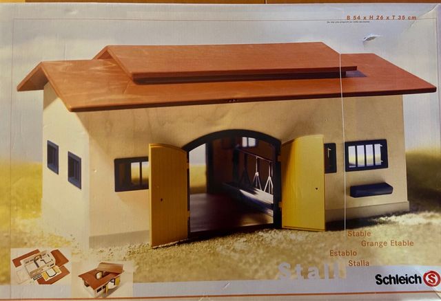 Establo de madera de la marca Schleich. (Vintage)