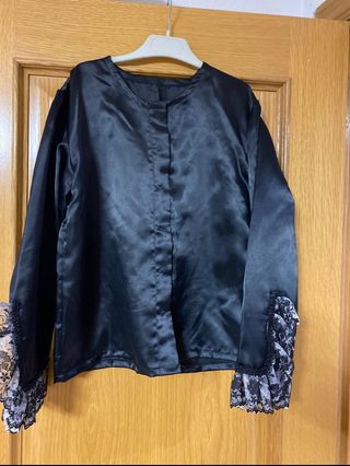 Camisa negra baturra o traje regional