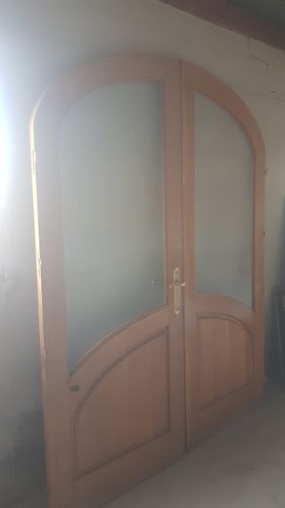 PUERTA DE  MADERA.