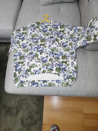 sudadera Levis nueva.