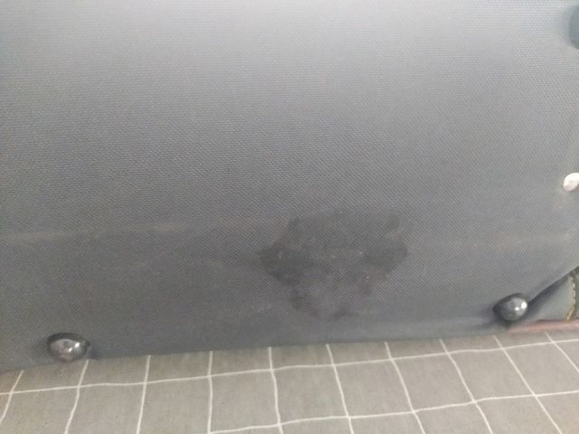 Maleta vintage de color marrón y verde