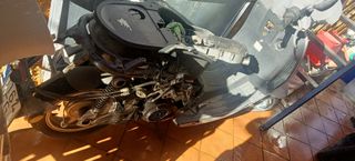 Chollo piezas de Moto Aiyumo Capri 125 gripada