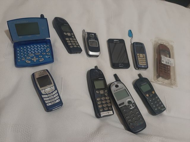 Móviles antiguos, cargadores, ver fotos Nicolás