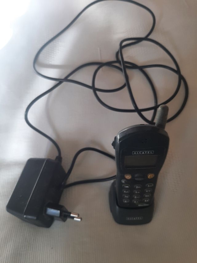 Móviles antiguos, cargadores, ver fotos Nicolás