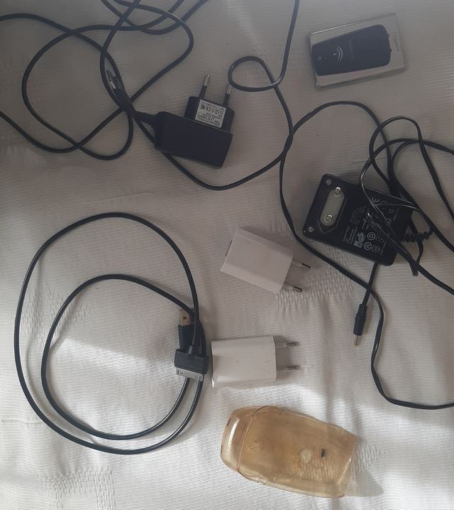 Móviles antiguos, cargadores, ver fotos Nicolás