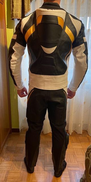Mono moto cuero 