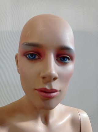 Maniquí mujer gama alta. B-8