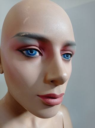 Maniquí mujer gama alta. B-8