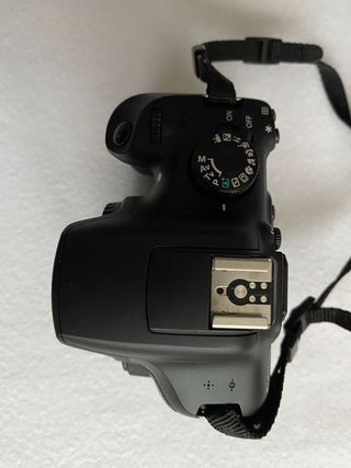 Cámara réflex Canon EOS 1300D