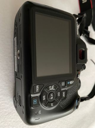 Cámara réflex Canon EOS 1300D