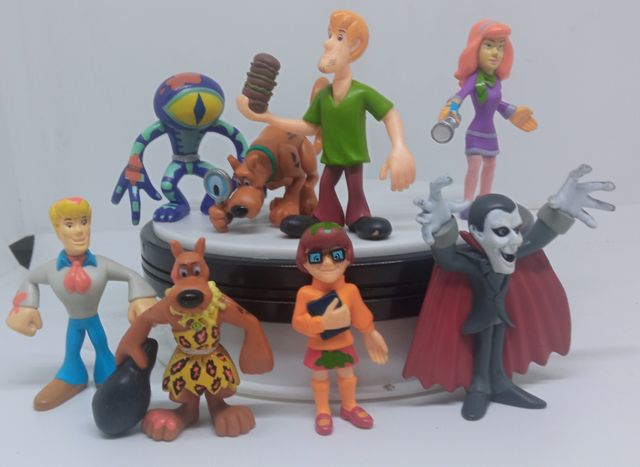 Lote de 8 figuras de Scooby Doo