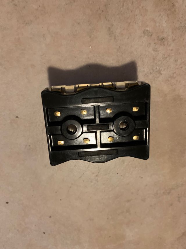 Portafubili con 4 fusibili