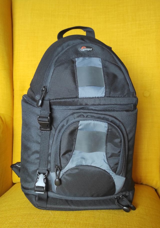 Mochila fotográfica Lowepro Slingshot 200AW LP110