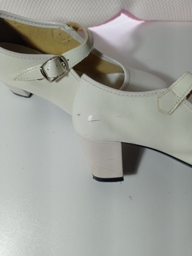 Zapatos blancos de flamenca niña talla 34