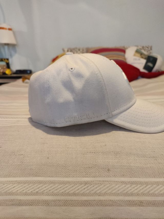 Gorra blanca Oneil nueva.