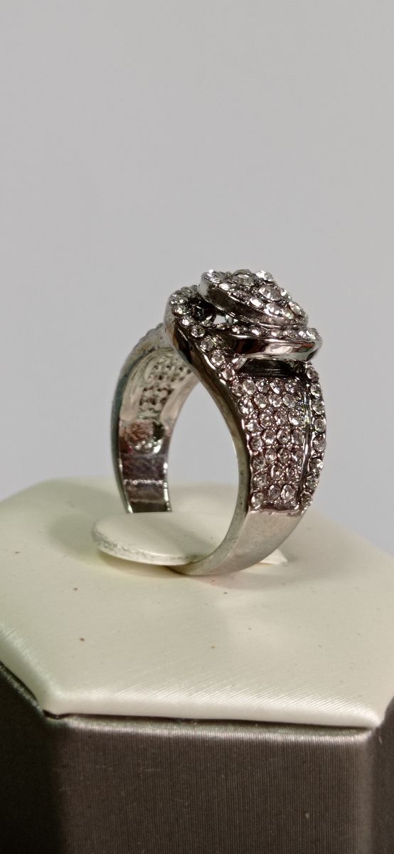 ANILLO / DE DISEÑO / CON PLATA-925 Y CIRCONITAS ¡¡