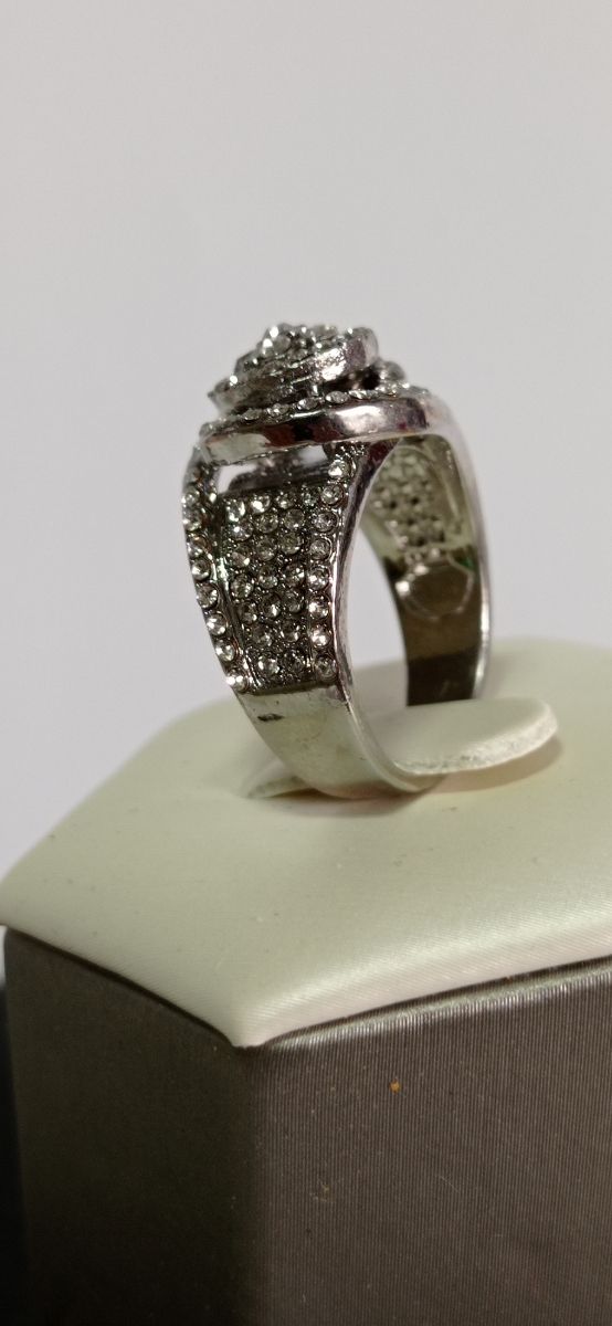 ANILLO / DE DISEÑO / CON PLATA-925 Y CIRCONITAS ¡¡