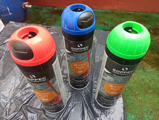 Caja spray de topografía