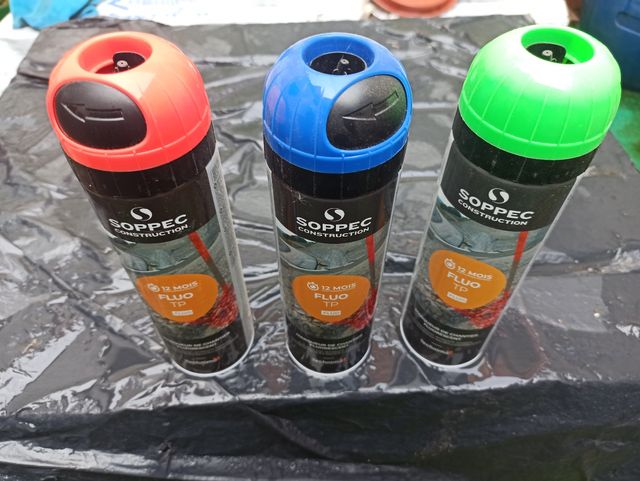 Caja spray de topografía