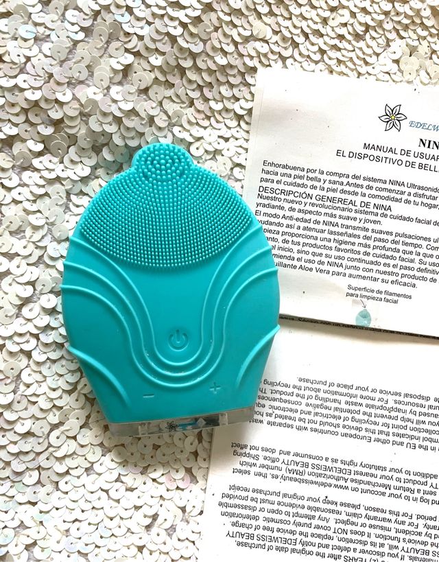 Ecografia per la pulizia del viso NINA