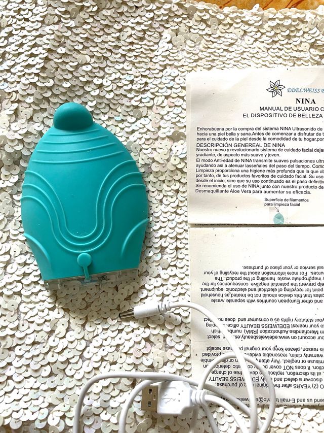 Ecografia per la pulizia del viso NINA