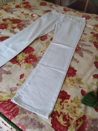 pantalón blanco