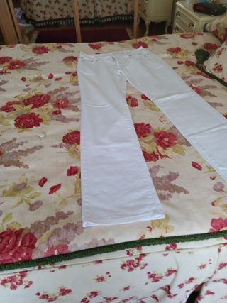 pantalón blanco