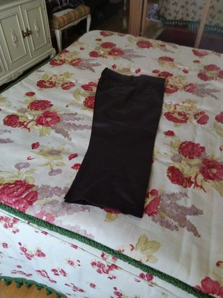 pantalón marrón