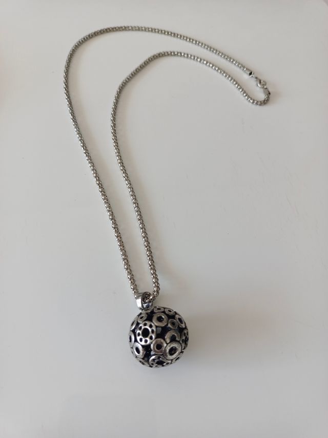 Conjunto de pendientes, pulseras y colgante