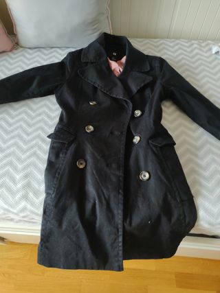 garbardina negra H&M sin apenas uso.