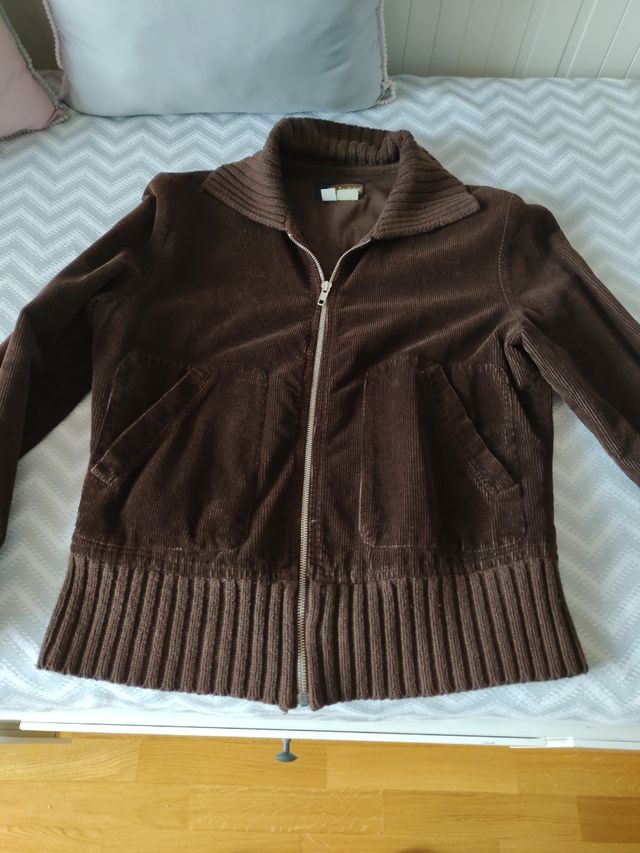 Cazadora de pana marrón
