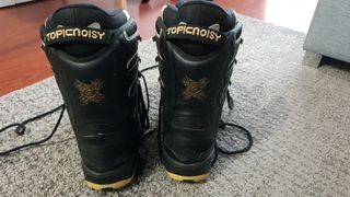 Tabla de snowboard Salomon y botas