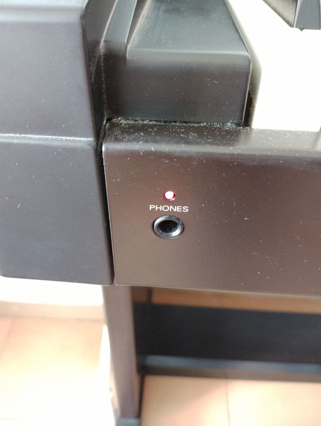 Piano digital Roland HP1600e + banqueta