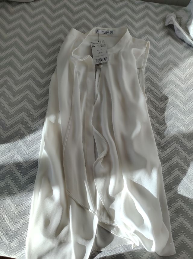 Blusa Mango sin mangas a estrenar