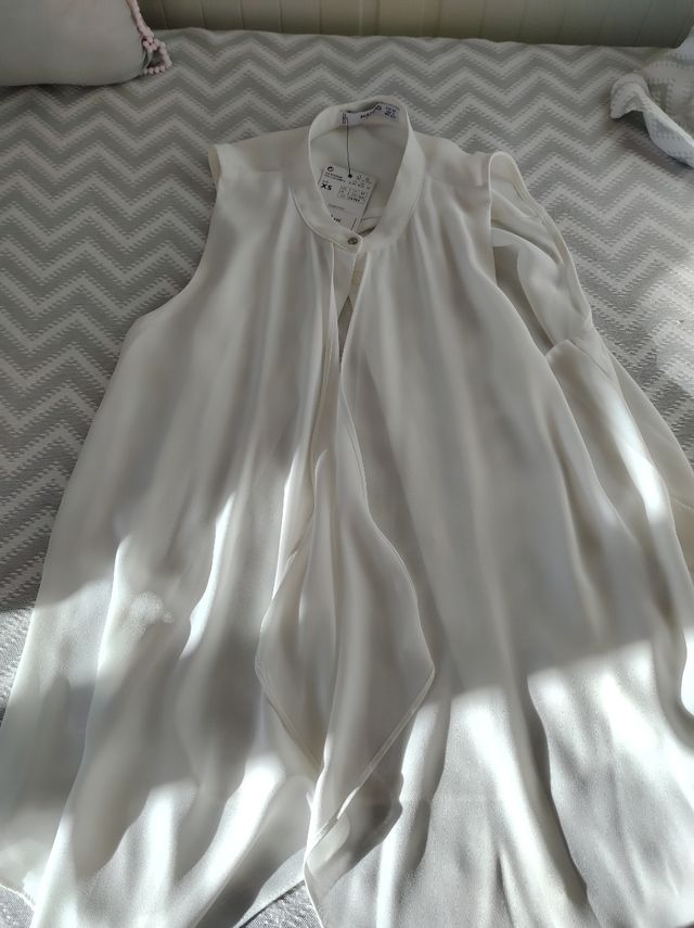 Blusa Mango sin mangas a estrenar
