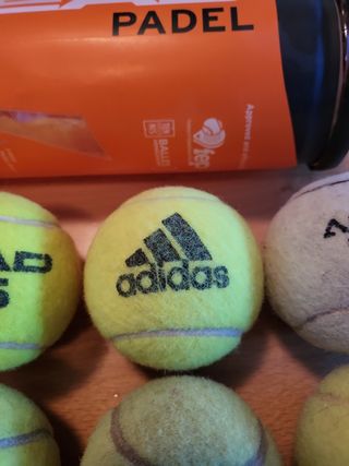 35 pelotas de padel