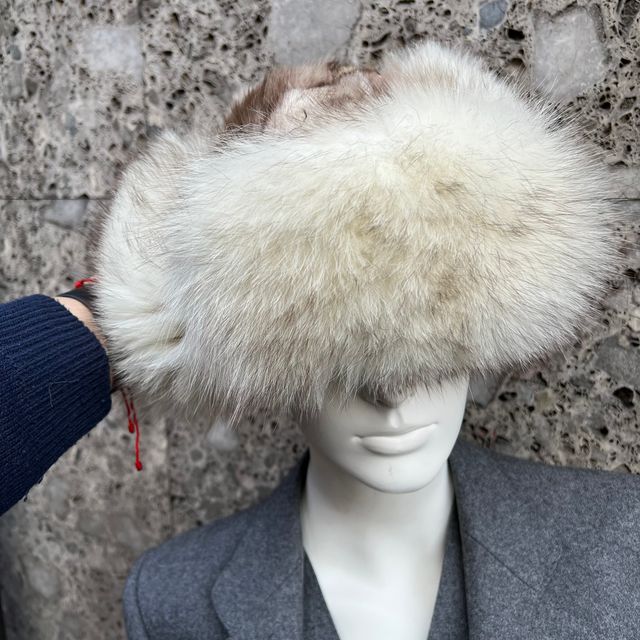 cappello in pelliccia di volpe vintage colbacco