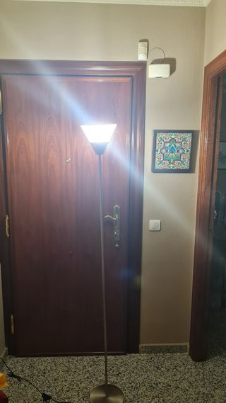 Lámpara de pie cromada