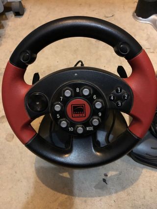 Volante con pedales para videojuegos de PC