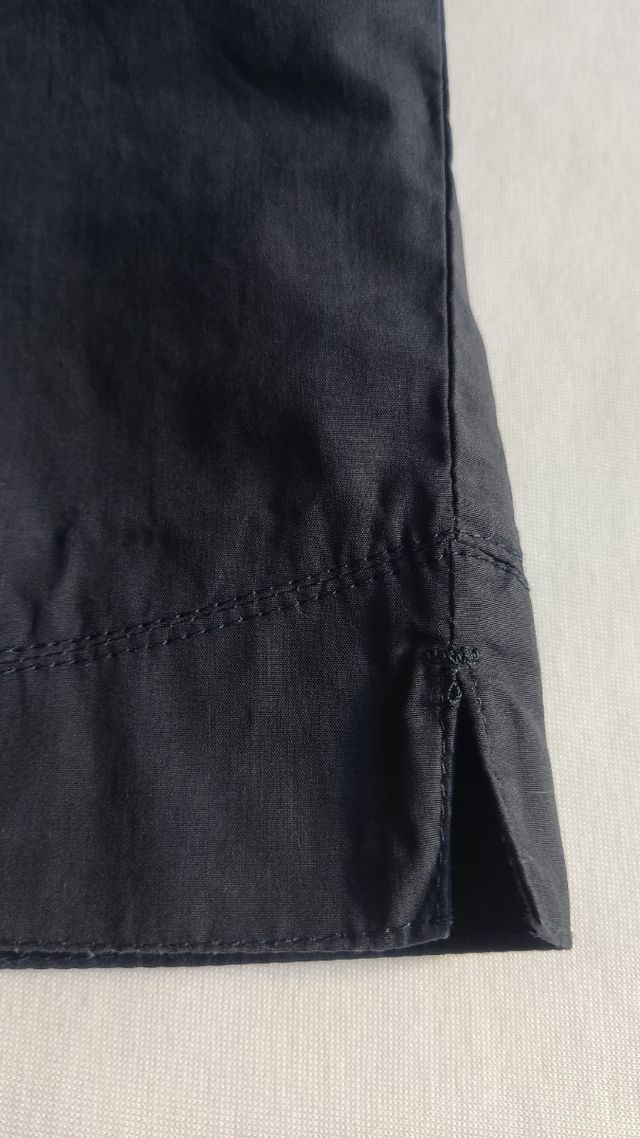 Bermuda azul marino de Mito, sin estrenar.