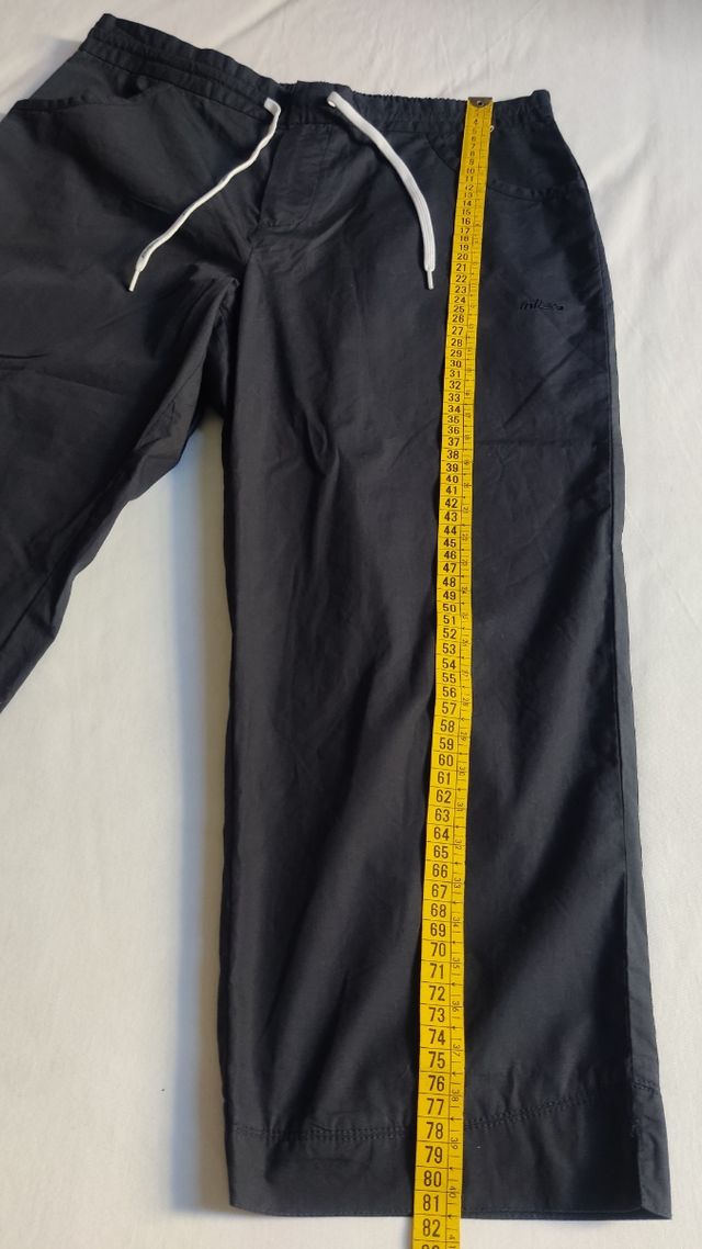 Bermuda azul marino de Mito, sin estrenar.