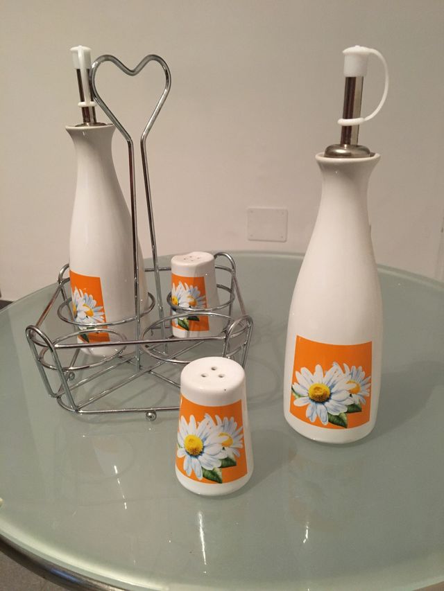 Set condimento da tavola,olio e aceto+ sale e pepe