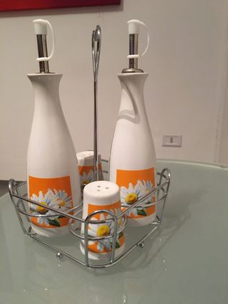 Set condimento da tavola,olio e aceto+ sale e pepe