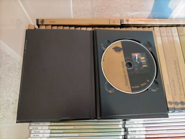 35 DVDs Peliculas/ Libros