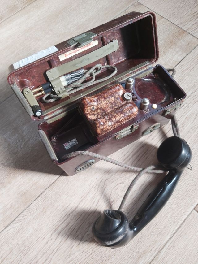 Telefono da campo della seconda guerra mondiale