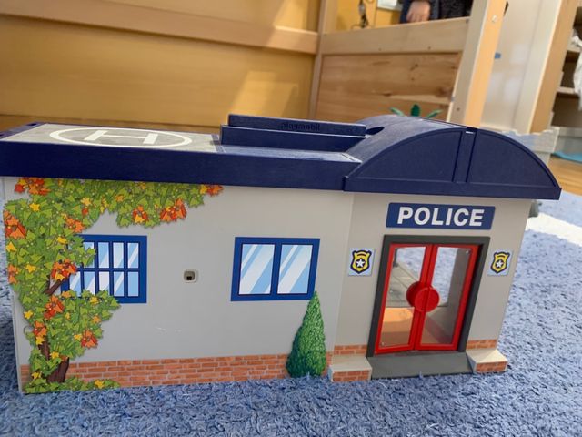 comisaria maletín policía