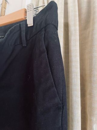 Pantalón negro de Zara