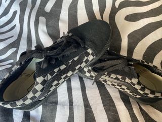 vans de cuadros grises y negras edición limitada