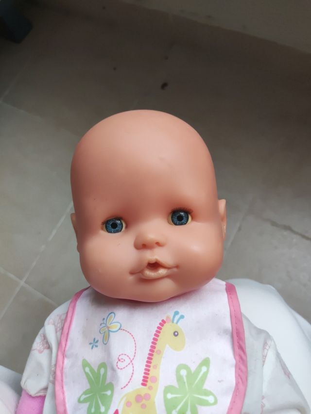 bebé Nenuco maletín pediatra y abrigo