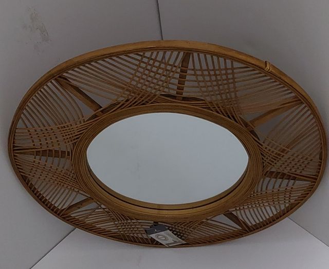 Espejo cilindrico con marco de fibras naturales